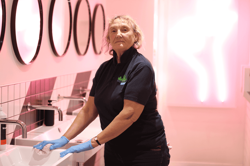 Washroom cleaning Cheltenham
